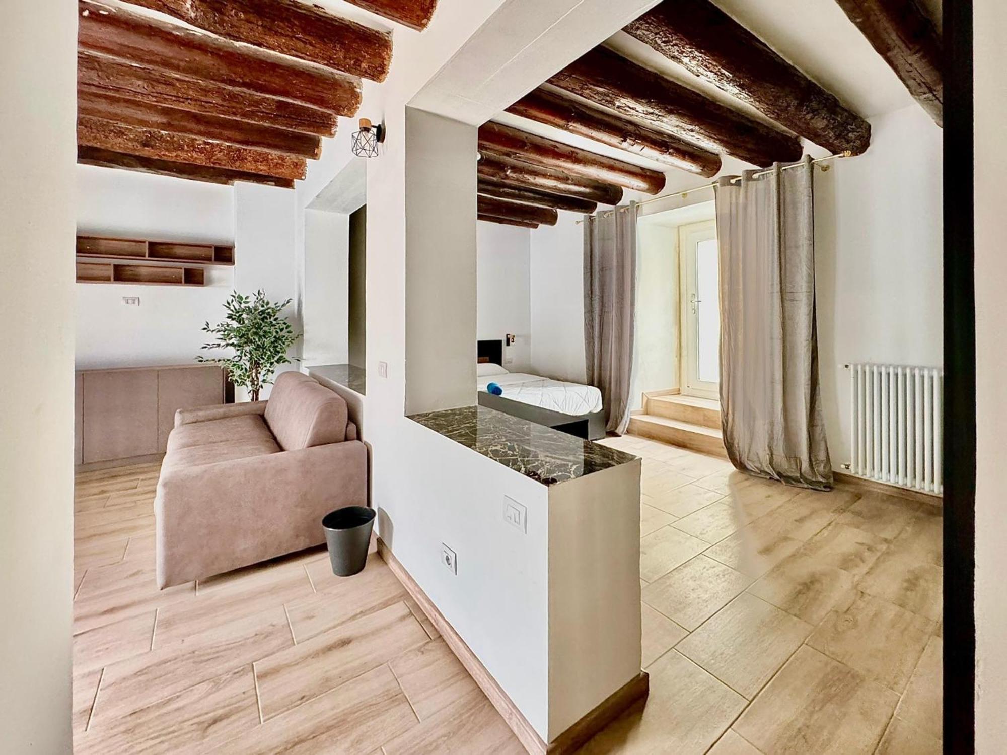 Casa Storica Del 1600 In Centro *
