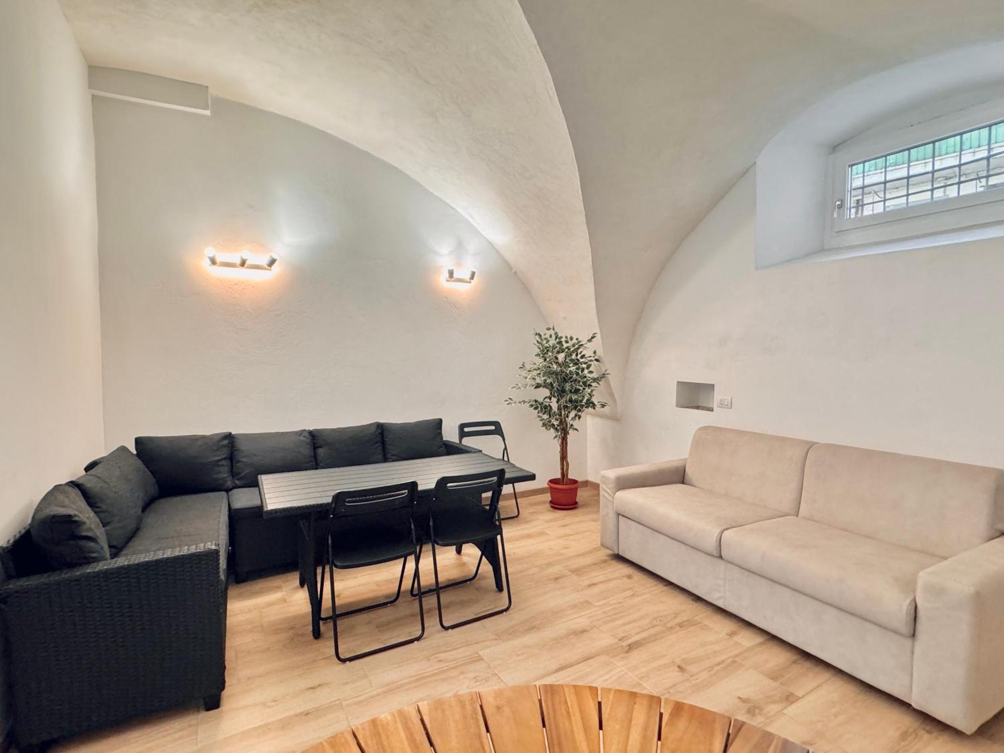 Casa Storica Del 1600 In Centro *